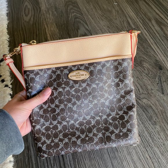Coach Crossbody Purse: Great Condition! - Picture 2 of 12